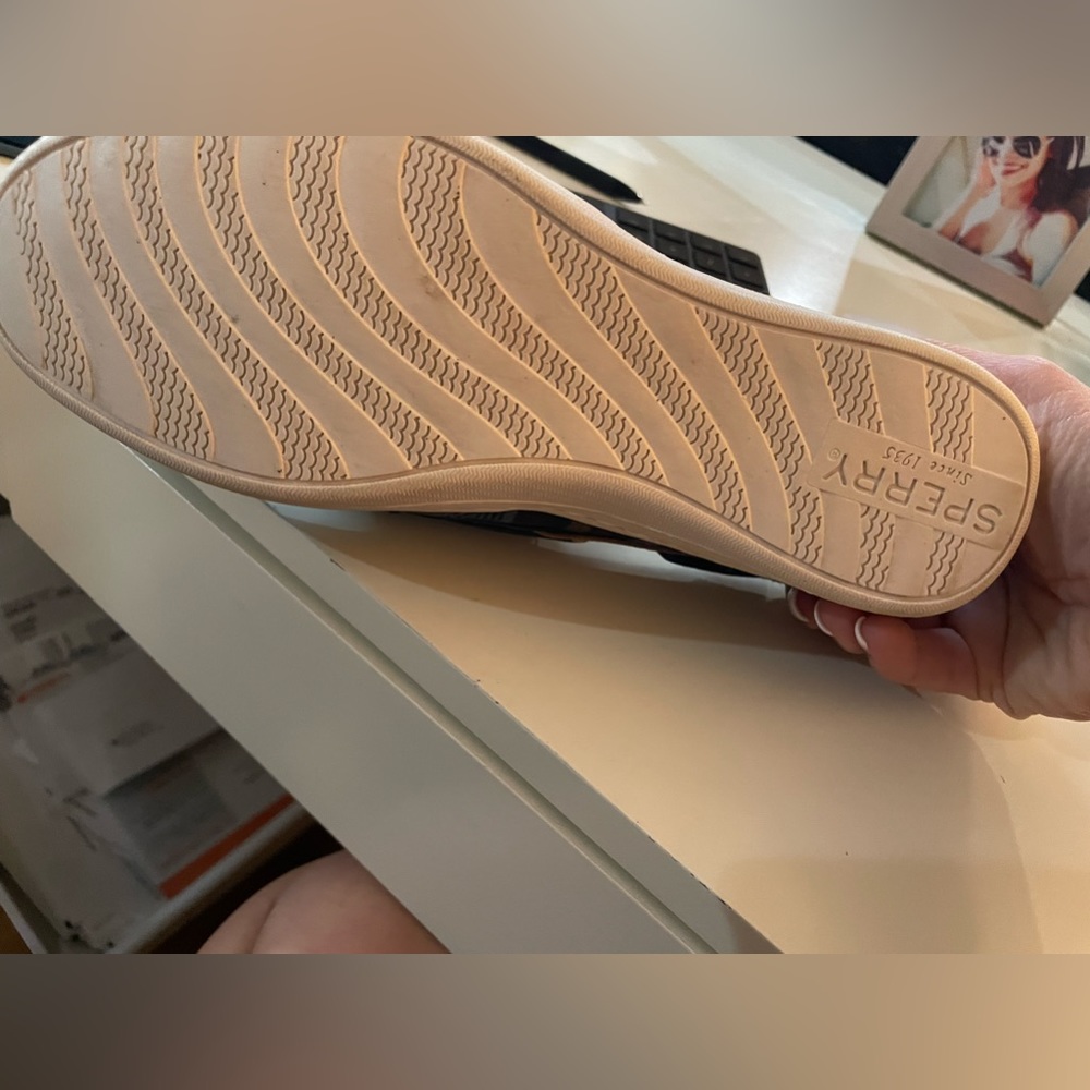 Sperry - Picture 2 of 5